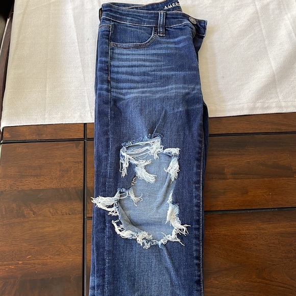 American Eagle Ripped Jeans - Picture 2 of 7